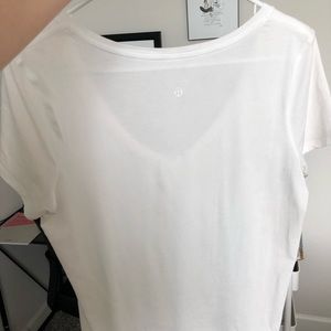 NEW without tags LULULEMON Love Tee V Shirt